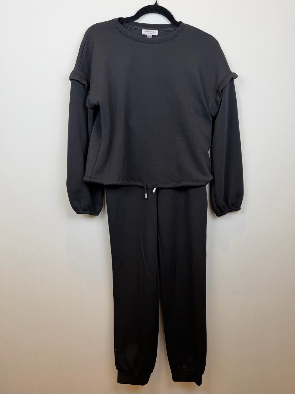Cable & Gage Studio blk 2 piece Lounge Set XS Ruffle Sleeve sweatshirt joggers